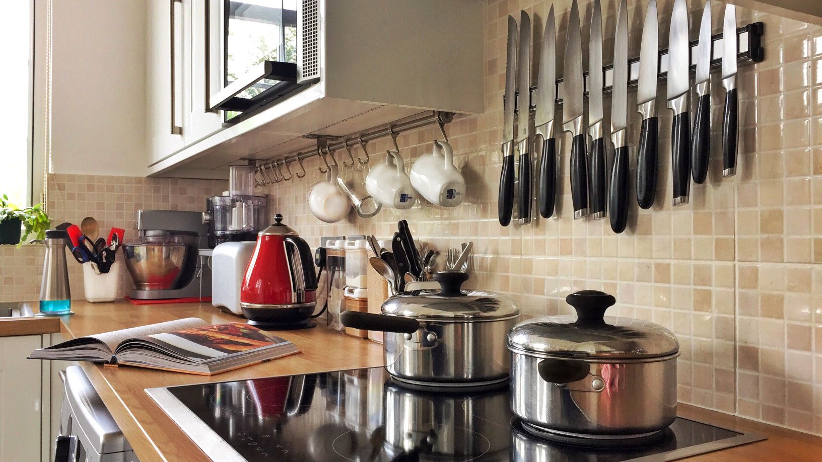 How to Create a Tidy & Organized Kitchen